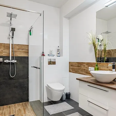 Ostseenahe Erholung Ruhe Komfort In Guter Lage